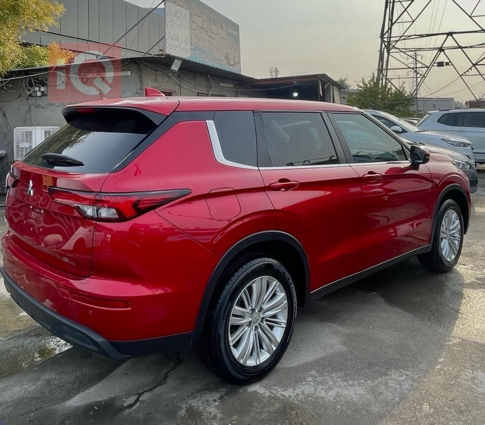 ميتسوبيشي اوتلاندر